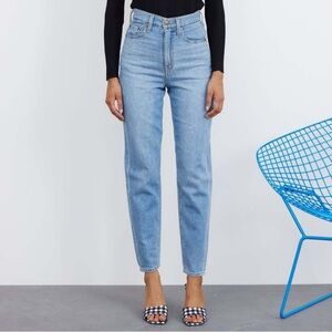 NWOT Levi’s High Waisted Taper Jeans
